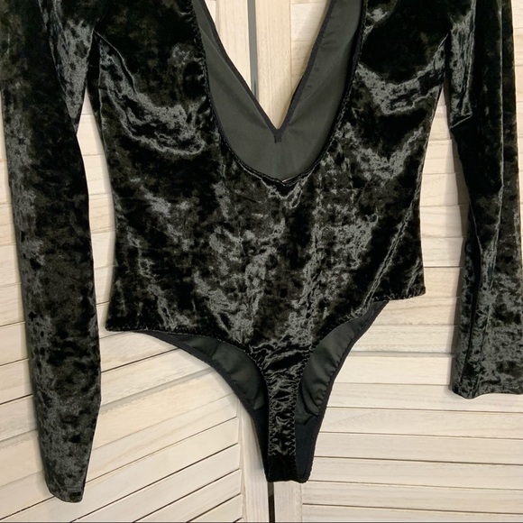 Victoria’s Secret Black Crushed Velvet Plunge Deep V Neck Body Suit New Sz M - Picture 8 of 15
